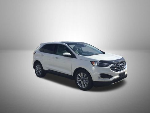 Used 2023 Ford Edge Titanium AWD/4WD image 2