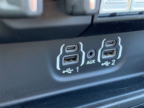 Used 2024 RAM 2500 Laramie w/ Night Edition image 27