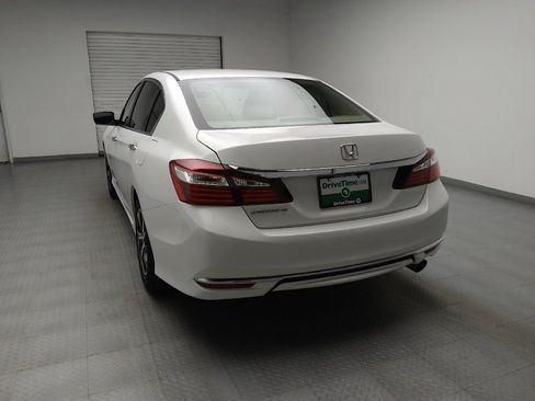 Used 2017 Honda Accord LX image 6