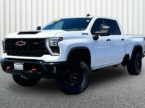 Used 2024 Chevrolet Silverado 2500 ZR2 w/ Technology Package AWD/4WD image 36