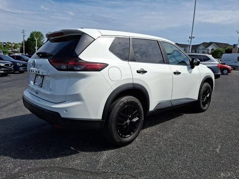 Used 2025 Nissan Rogue S FWD image 8