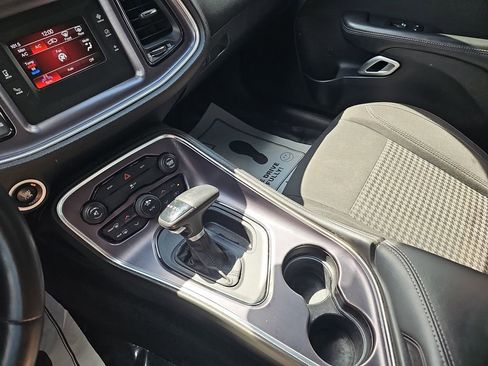Used 2016 Dodge Challenger R/T RWD image 28