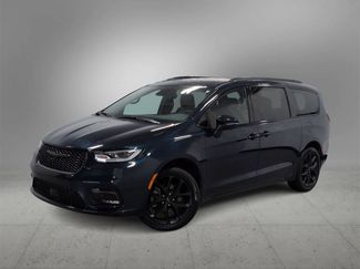 Certified 2023 Chrysler Pacifica Touring-L w/ S Appearance Package video 1