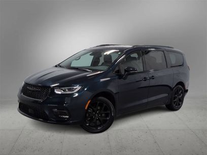 Certified 2023 Chrysler Pacifica Touring-L w/ S Appearance Package