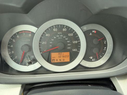 Used 2012 Toyota RAV4 4WD w/ Value Pkg image 19