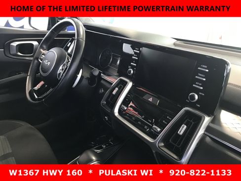 Used 2023 Kia Sorento AWD image 7