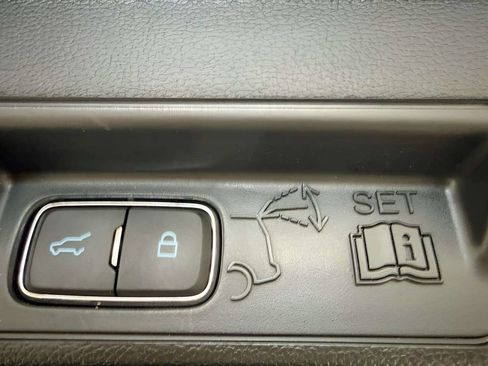 Used 2023 Ford Explorer Limited RWD image 11