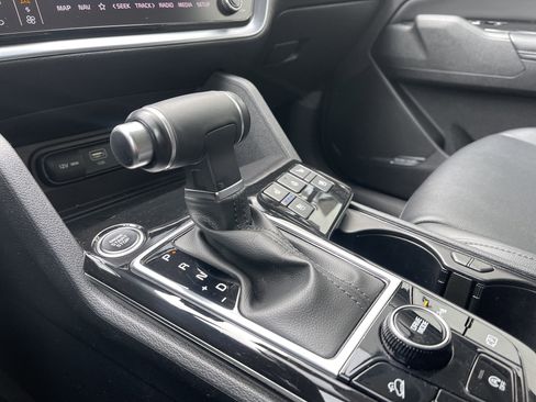 Used 2023 Kia Sportage SX image 16