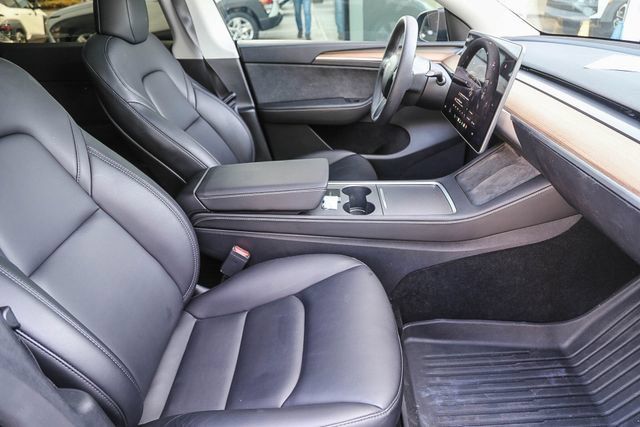 Used 2024 Tesla Model Y Long Range AWD/4WD image 19