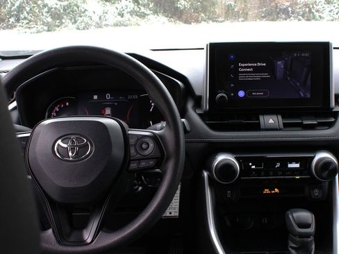 Used 2024 Toyota RAV4 LE image 21