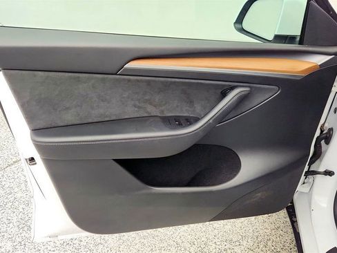 Used 2023 Tesla Model Y Long Range image 11