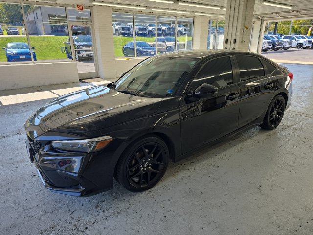 Used 2022 Honda Civic Touring image 2