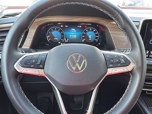 Certified 2025 Volkswagen Atlas SE w/ Panoramic Sunroof Package image 18