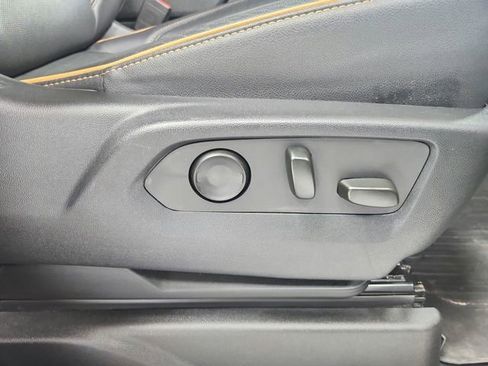 Used 2023 GMC Yukon XL AT4 AWD/4WD image 40