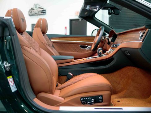 Used 2022 Bentley Continental GT V8 image 51