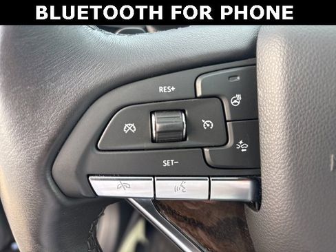 Used 2023 Cadillac XT6 Premium Luxury image 17