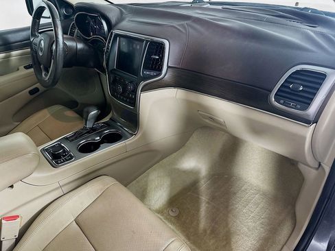 Used 2018 Jeep Grand Cherokee Overland image 31