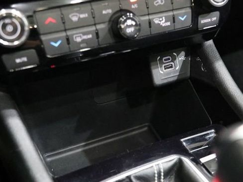 Used 2022 Jeep Compass High Altitude AWD/4WD image 31