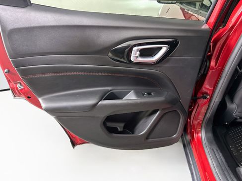 Used 2025 Jeep Compass Trailhawk AWD/4WD image 25