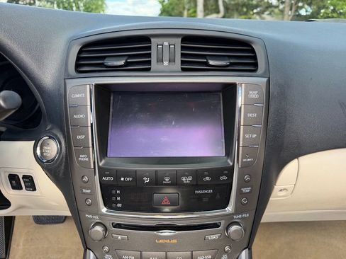 Used 2010 Lexus IS 250C RWD image 29