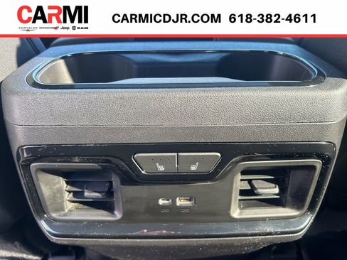 Used 2022 Chevrolet Silverado 1500 ZR2 w/ Technology Package image 37