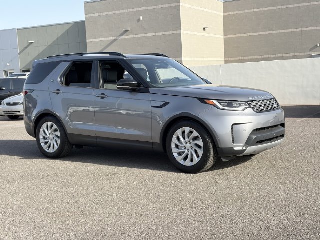 Used 2025 Land Rover Discovery S AWD/4WD image 4