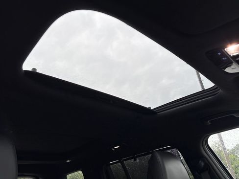 Used 2024 Hyundai Santa Fe Calligraphy AWD/4WD image 18