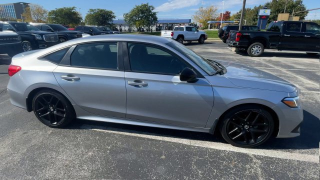 Used 2023 Honda Civic Sport image 3