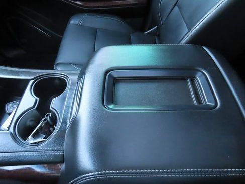 Used 2020 GMC Yukon XL SLT image 37