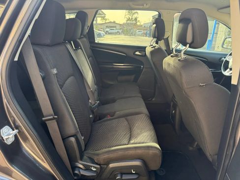 Used 2018 Dodge Journey SXT w/ Connectivity Group FWD image 12