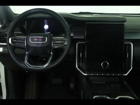 Used 2025 GMC Acadia Elevation FWD image 3