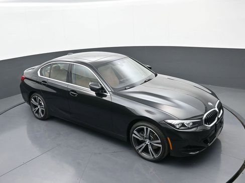 Used 2024 BMW 330i xDrive Sedan w/ Premium Package image 30