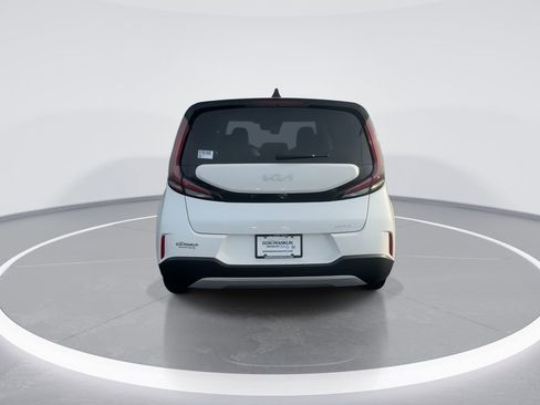 Used 2024 Kia Soul LX image 7