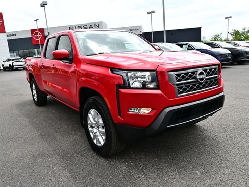 Certified 2022 Nissan Frontier SV w/ Technology Package AWD/4WD image 2