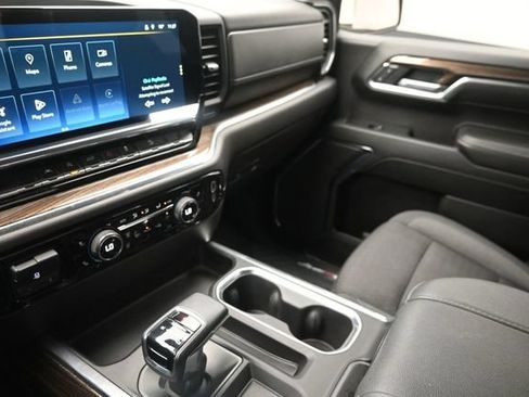 Used 2024 Chevrolet Silverado 1500 LT Trail Boss w/ Protection Package AWD/4WD image 28