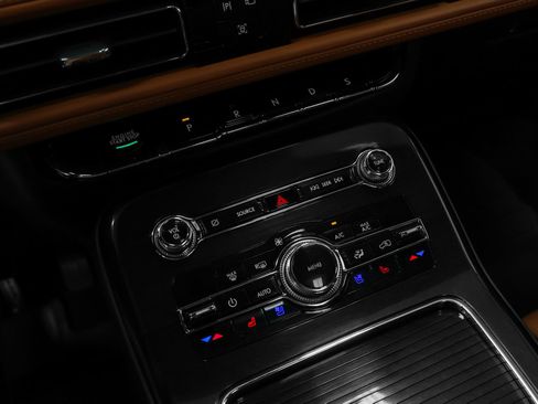 Used 2023 Lincoln Nautilus Black Label image 13