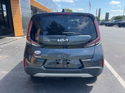 Used 2023 Kia Soul LX FWD image 8