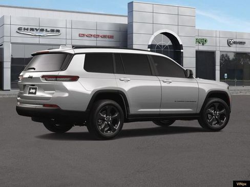 Used 2024 Jeep Grand Cherokee L Altitude AWD/4WD image 8