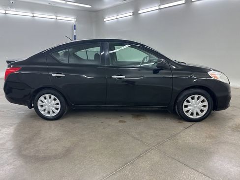 Used 2014 Nissan Versa SV image 13