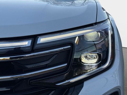 New 2026 Volkswagen Atlas Peak Edition image 10