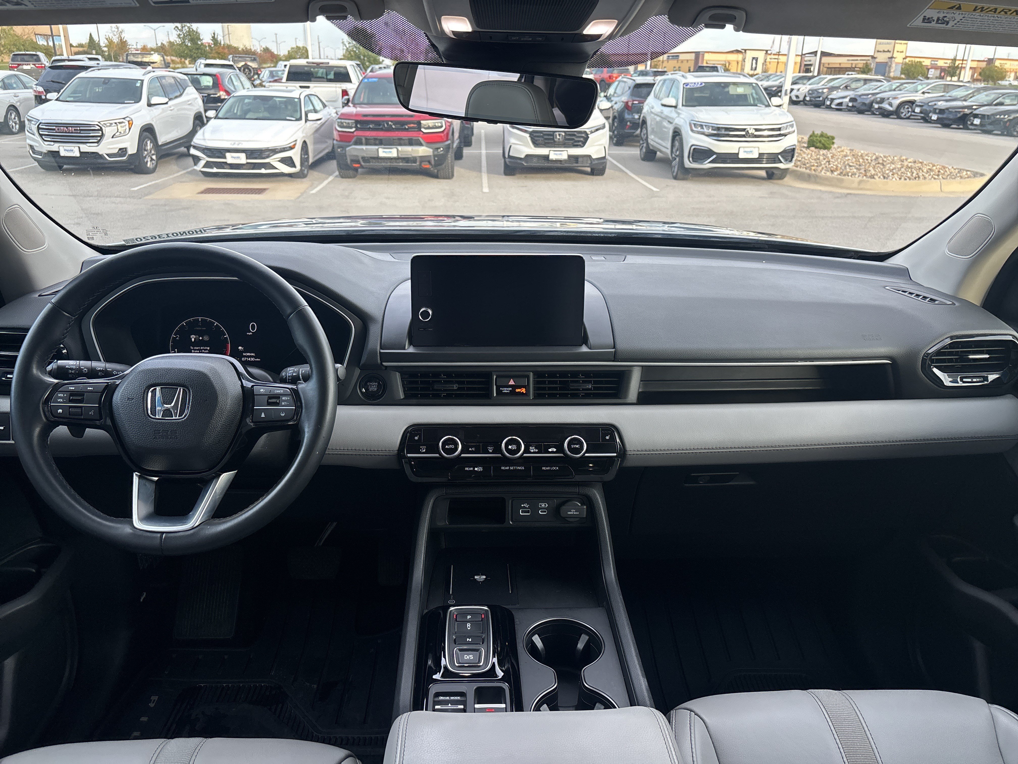 Used 2025 Honda Pilot EX-L image 11
