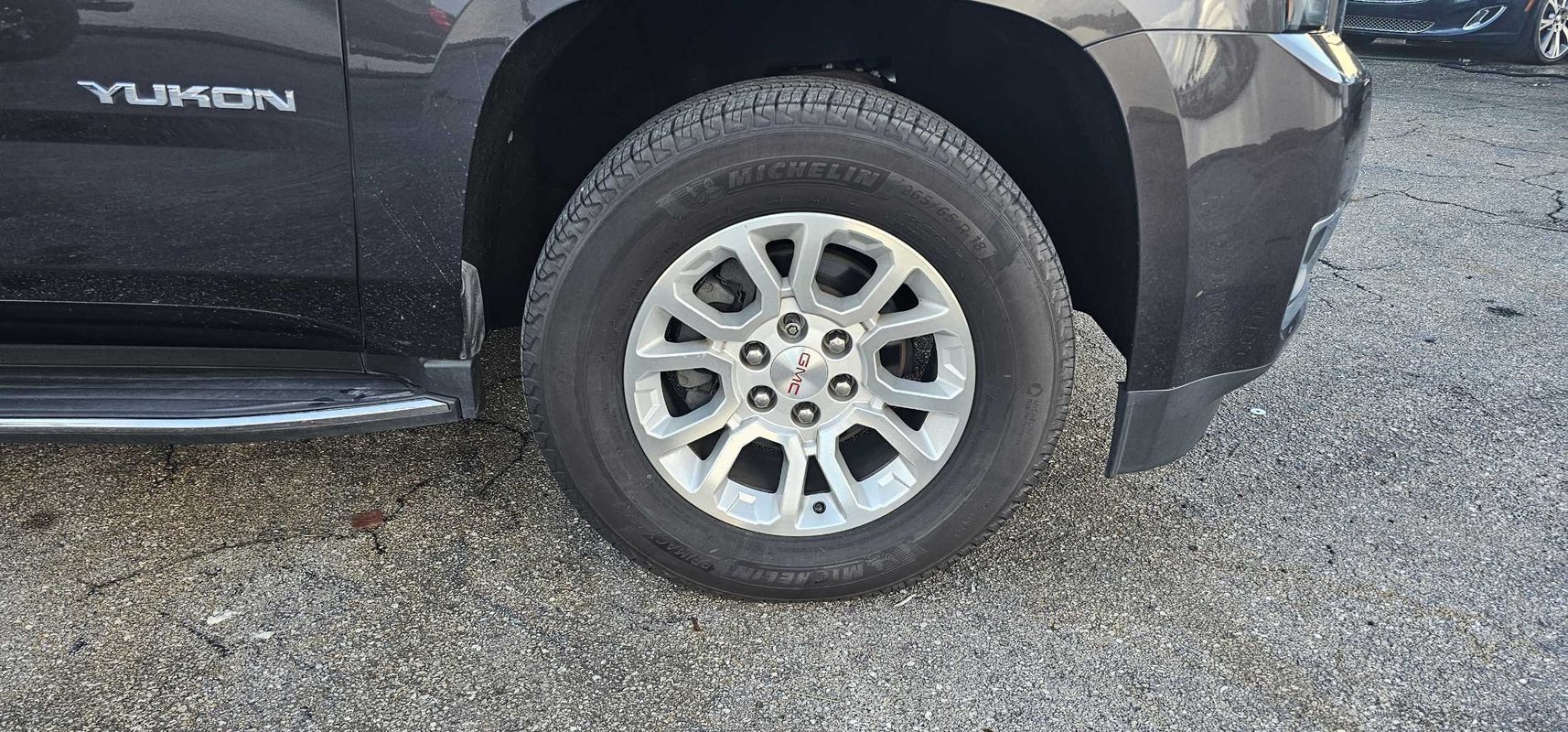 Used 2018 GMC Yukon SLE w/ Convenience Package RWD image 9