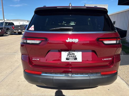 New 2025 Jeep Grand Cherokee L Laredo image 11