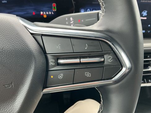 Certified 2025 Chevrolet Traverse LT image 9