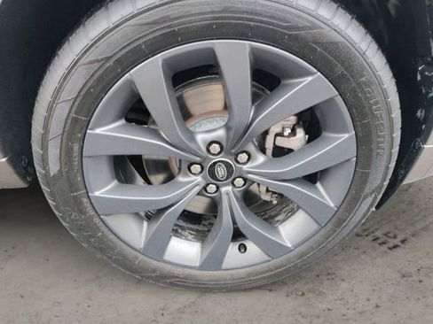 Used 2022 Land Rover Discovery Sport SE R-Dynamic image 14