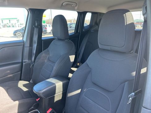 Used 2022 Jeep Renegade Latitude image 10