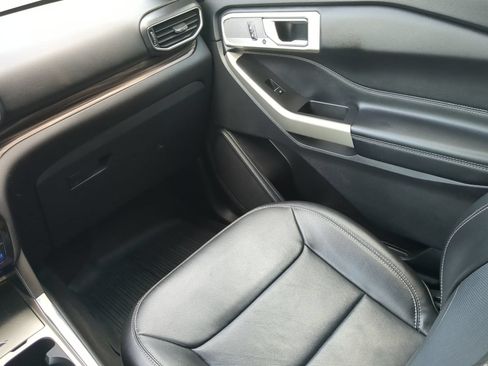 Certified 2022 Ford Explorer Limited w/ Equipment Group 301A RWD image 54