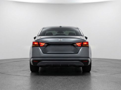 Used 2025 Nissan Altima 2.5 SV FWD image 6