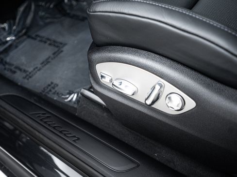 New 2026 Porsche Macan image 19