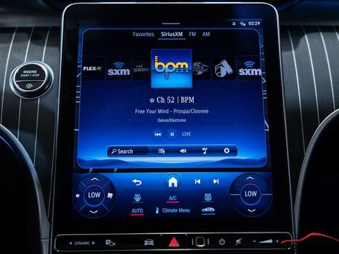 Used 2023 Mercedes-Benz C 300 Sedan image 68